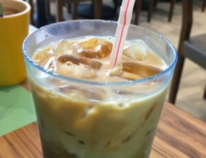 鴛鴦茶：香港のお洒落なカフェで人気の飲料について